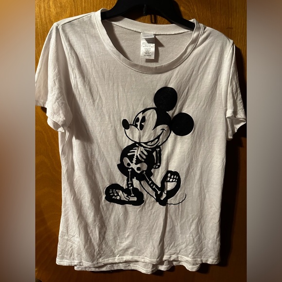 Disney Tops - Disney Mickey Mouse Halloween Skeleton T-shirt White, size XL